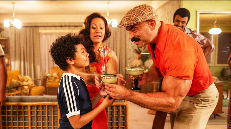     Young Rock Dwayne'a Johnsona, The Future Matta Reevesa i inne nowe seriale. Które produkcje dostały kolejne sezony?